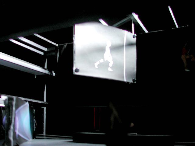 Bits and Pieces · Modell dietheater Wien 2003 – Referenzbild MOVING GALLERY