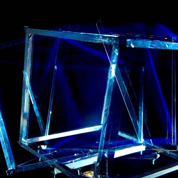 Rotation im UV-Licht — RAUM 11, Markus Wintersberger 2011/2012