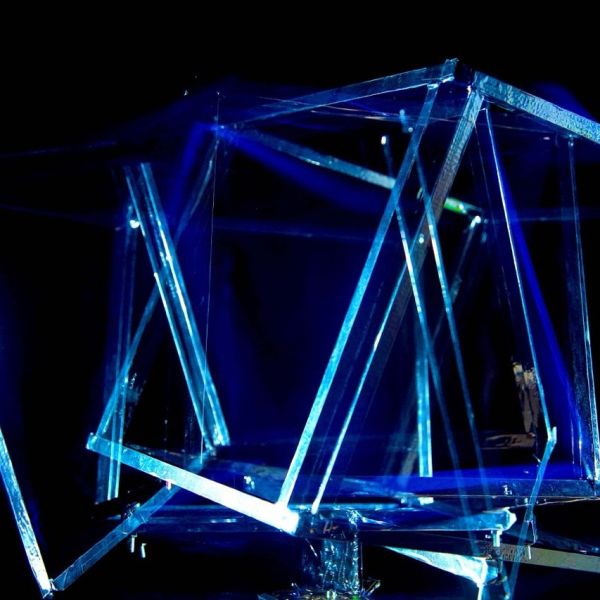 Rotation im UV-Licht — RAUM 11, Markus Wintersberger 2011/2012