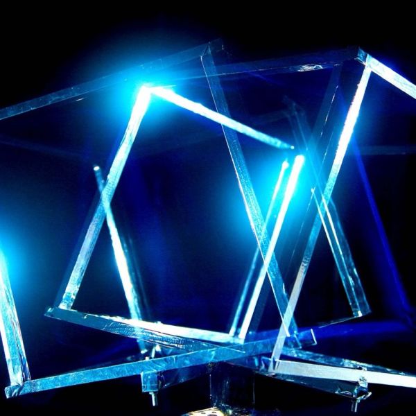 Rotation im UV-Licht — RAUM 11, Markus Wintersberger 2011/2012