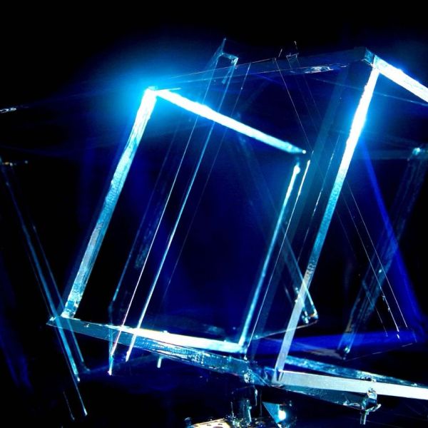 Rotation im UV-Licht — RAUM 11, Markus Wintersberger 2011/2012