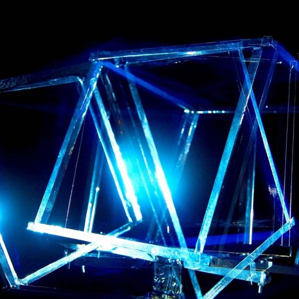 Rotation im UV-Licht — RAUM 11, Markus Wintersberger 2011/2012