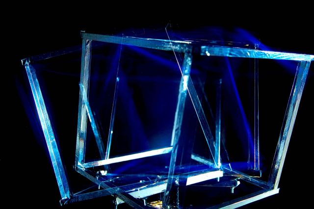 Rotation im UV-Licht — RAUM 11, Markus Wintersberger 2011/2012