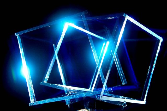 Rotation im UV-Licht — RAUM 11, Markus Wintersberger 2011/2012