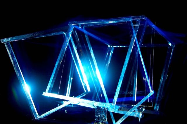 Rotation im UV-Licht — RAUM 11, Markus Wintersberger 2011/2012