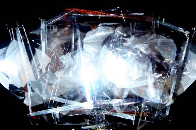 Lichtspur · Rotation im Blitzlicht — RAUM 11, Markus Wintersberger 2011/2012
