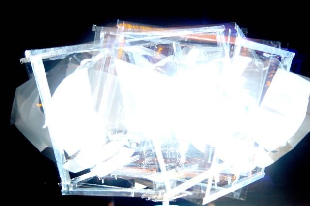 Lichtspur · Rotation im Blitzlicht — RAUM 11, Markus Wintersberger 2011/2012
